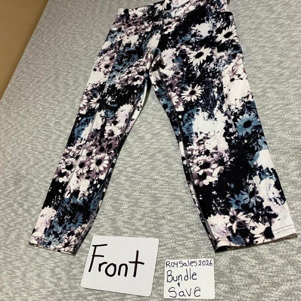 Balance Collection Black & whitefloral print capri leggings women XL. SKU-C95